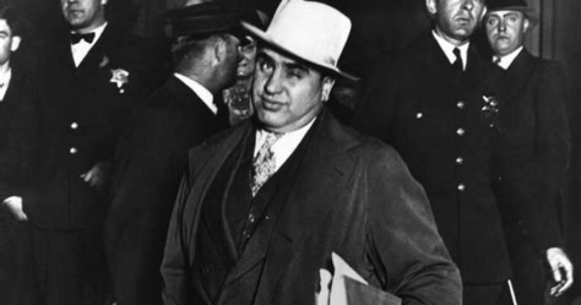 Al Capone: the Infamous Kingpin of Chicago's Underworld