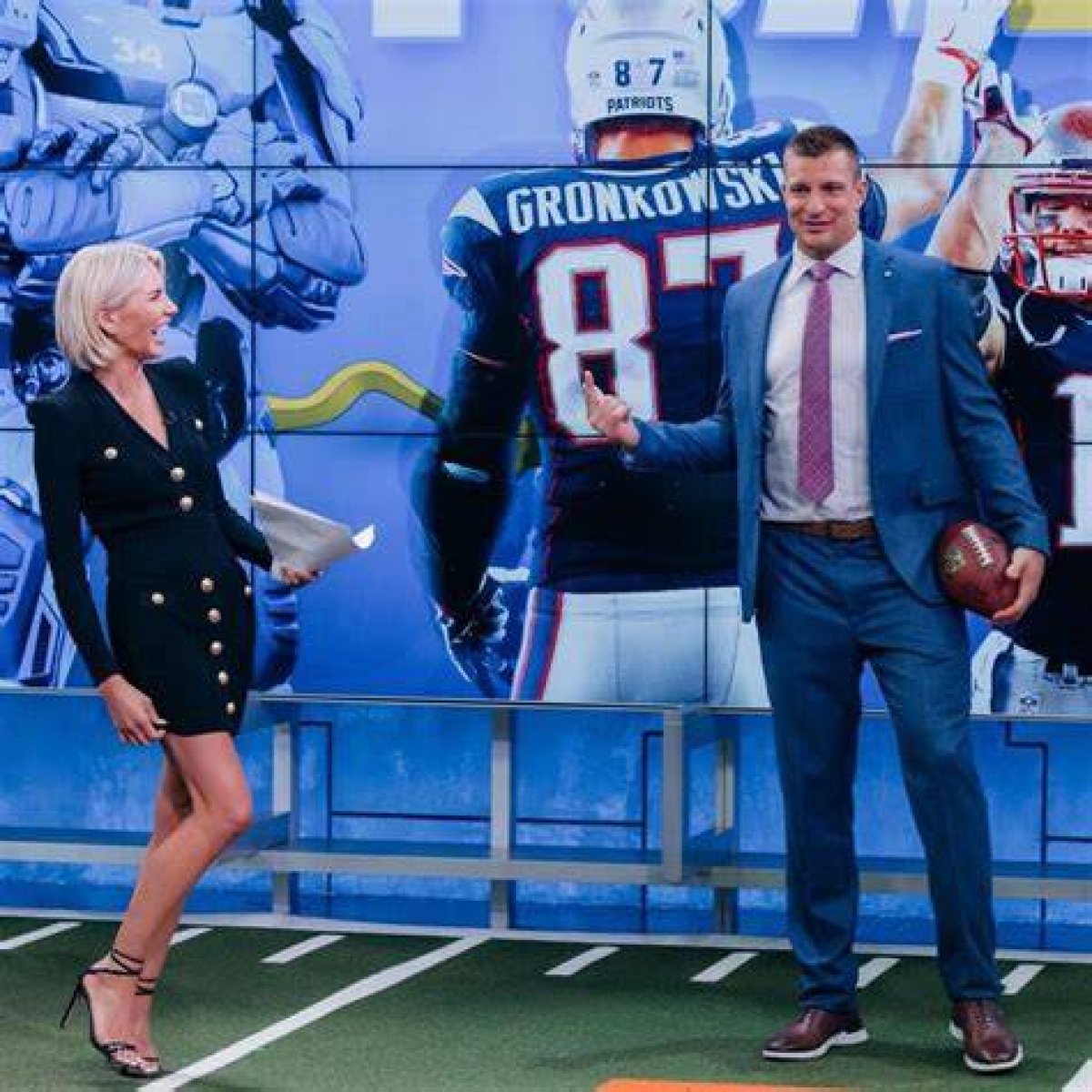 Charissa Thompson Topless: a Look into the Life and Career of the Sports Journalist