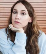 Discovering the Talents of Sarah Sutherland: a Rising Star in Hollywood