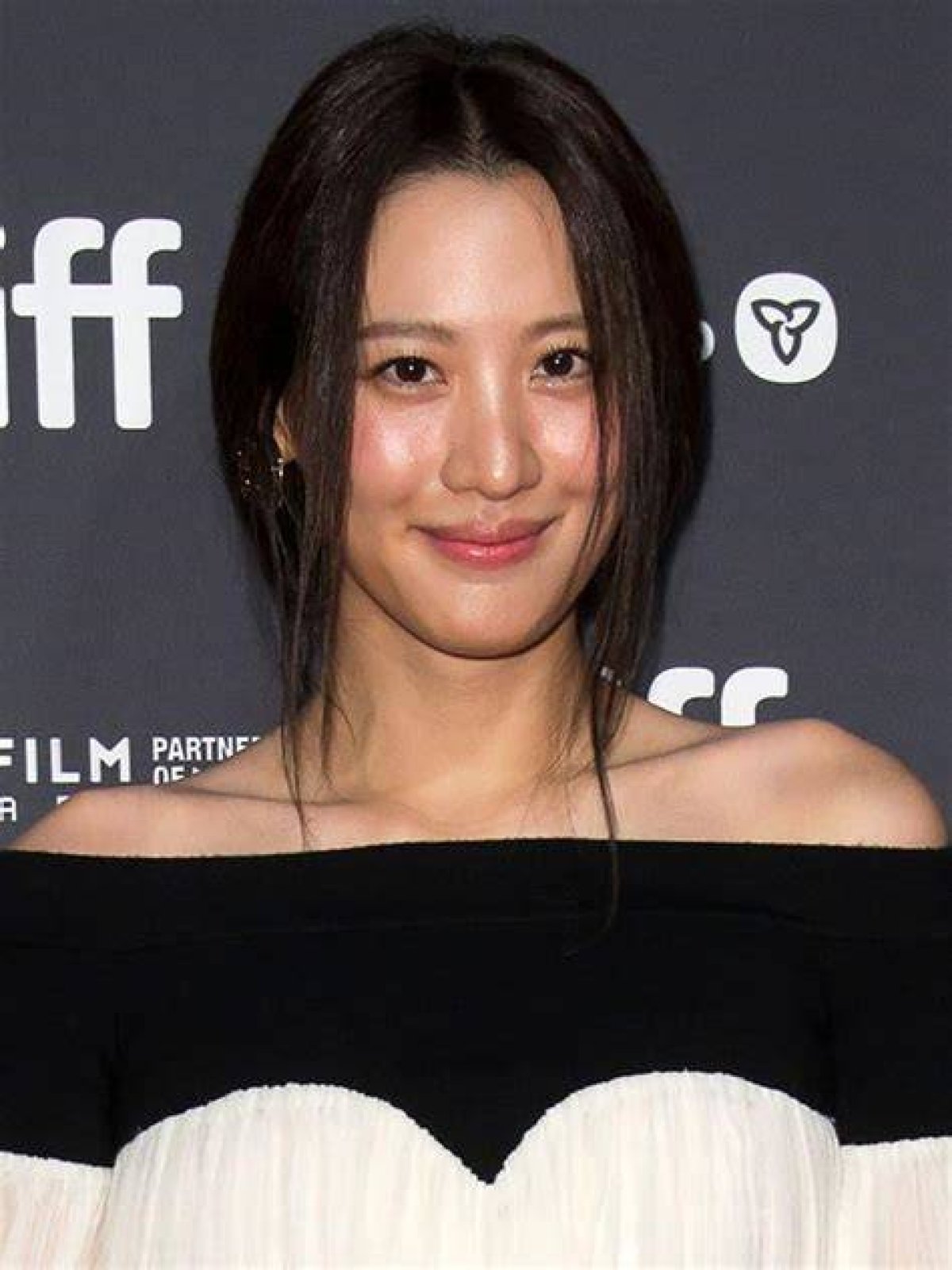 Exploring Claudia Kim's Relationships: a Deep Dive into Her Personal Life