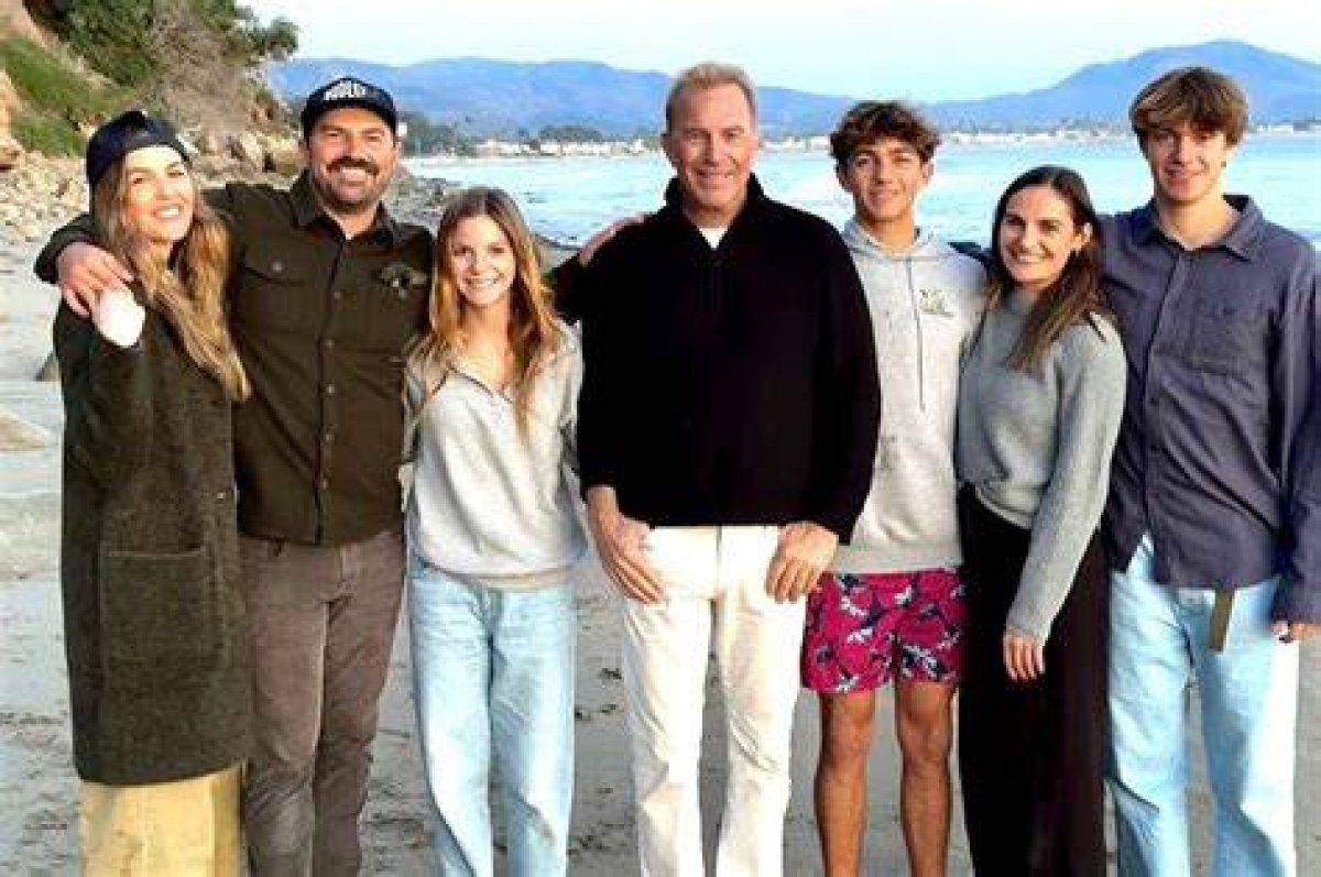Exploring Kevin Costner's Remarkable Family: the Journey of His 7 Children