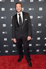 Exploring Raul Esparza's Relationships: a Comprehensive Insight