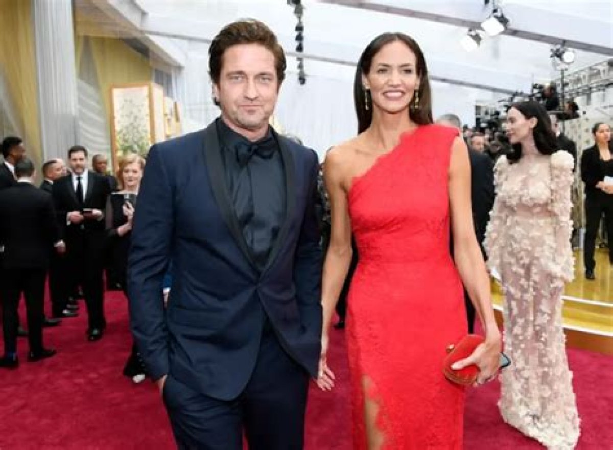 Exploring the Intriguing Gerard Butler Relationship Journey