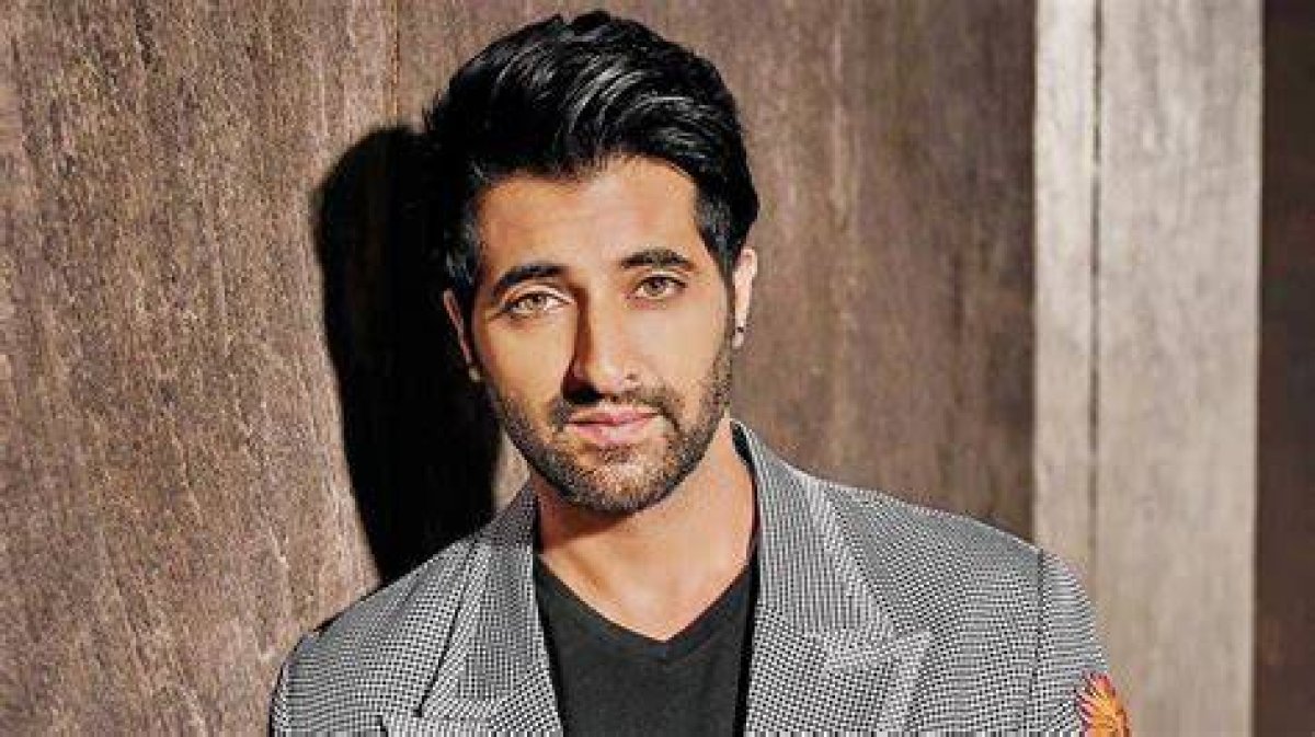 Exploring the Life of Akshay Oberoi’s Wife: an in-Depth Look