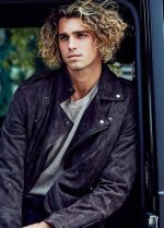 Gleamvibe | Jay Alvarrez
